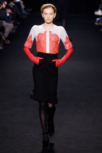 Look 15